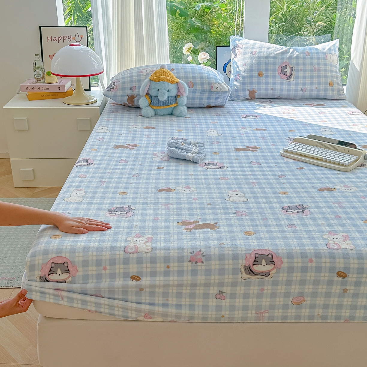 91家纺网 家纺一手货源 找家纺 沐芷 2025 加厚高克重牛奶绒床笠单件/床笠三件套  床笠款床罩床垫保护套罩 【绒】蓝色小窝