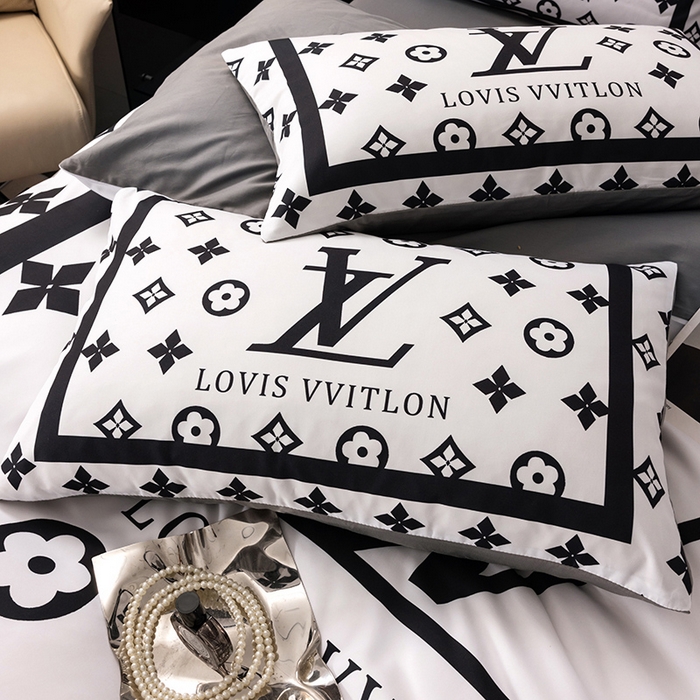 91家纺网 家纺一手货源 找家纺 色鬼布艺高端家居主号 2025新款轻奢亲肤纯棉数码印花网红热款四件套 黑白V