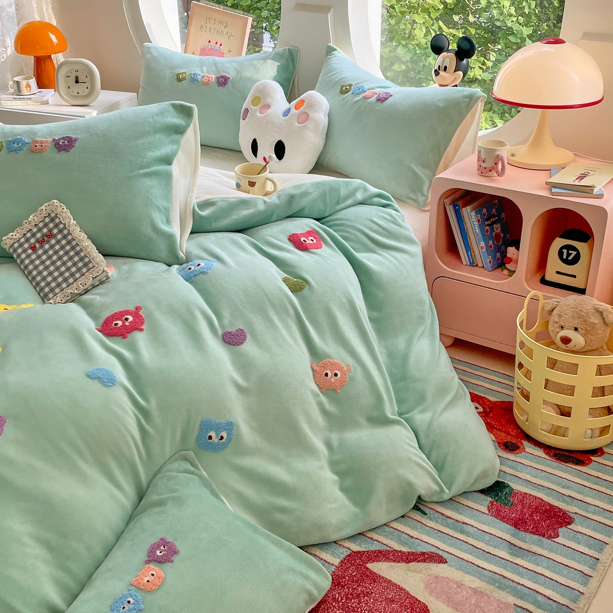 91家纺网 家纺一手货源 找家纺 优卡迪家纺馆 2025新款牛奶绒毛巾绣四件套 下载文件包含买家秀 小怪兽-浅绿