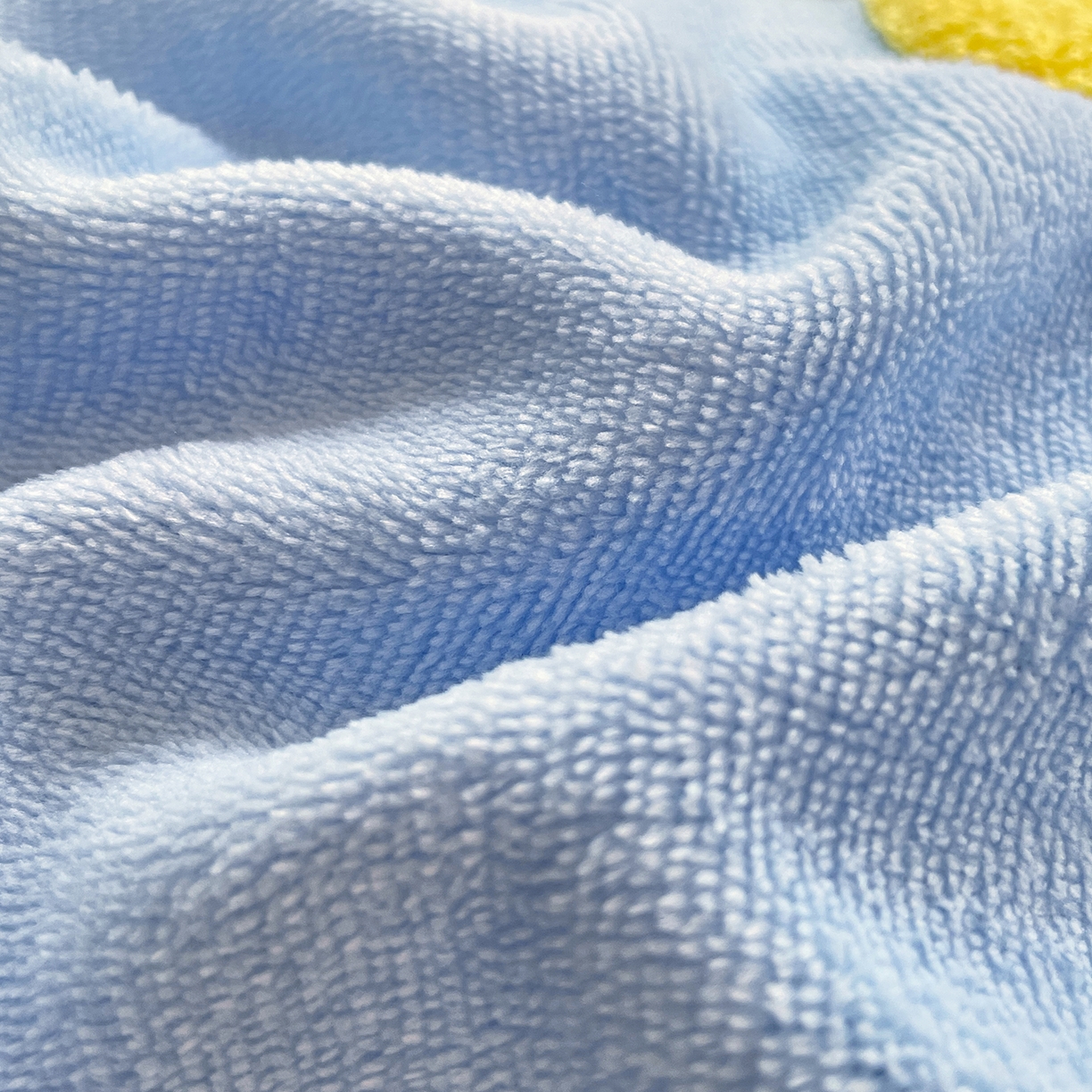 91家纺网 家纺一手货源 找家纺 优卡迪家纺馆 2025新款牛奶绒毛巾绣四件套 下载文件包含买家秀 小怪兽-天蓝