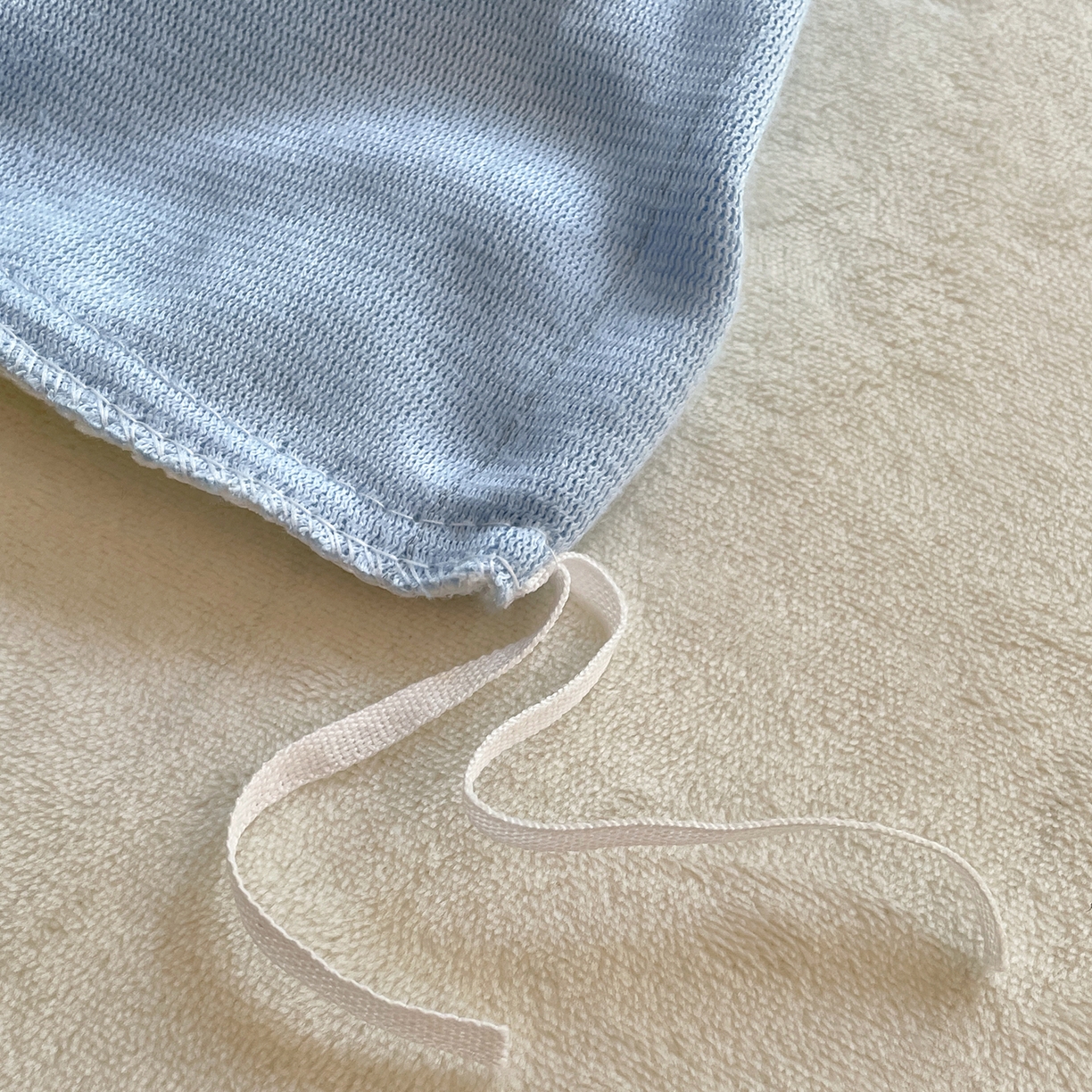 91家纺网 家纺一手货源 找家纺 优卡迪家纺馆 2025新款牛奶绒毛巾绣四件套 下载文件包含买家秀 小怪兽-天蓝