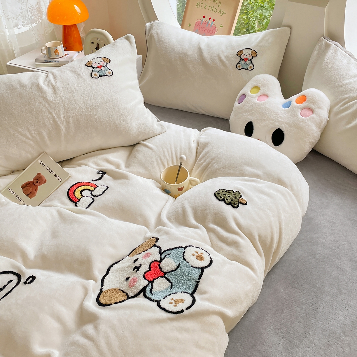 91家纺网 家纺一手货源 找家纺 优卡迪家纺馆 2025新款牛奶绒毛巾绣四件套 下载文件包含买家秀 小奶狗-奶白