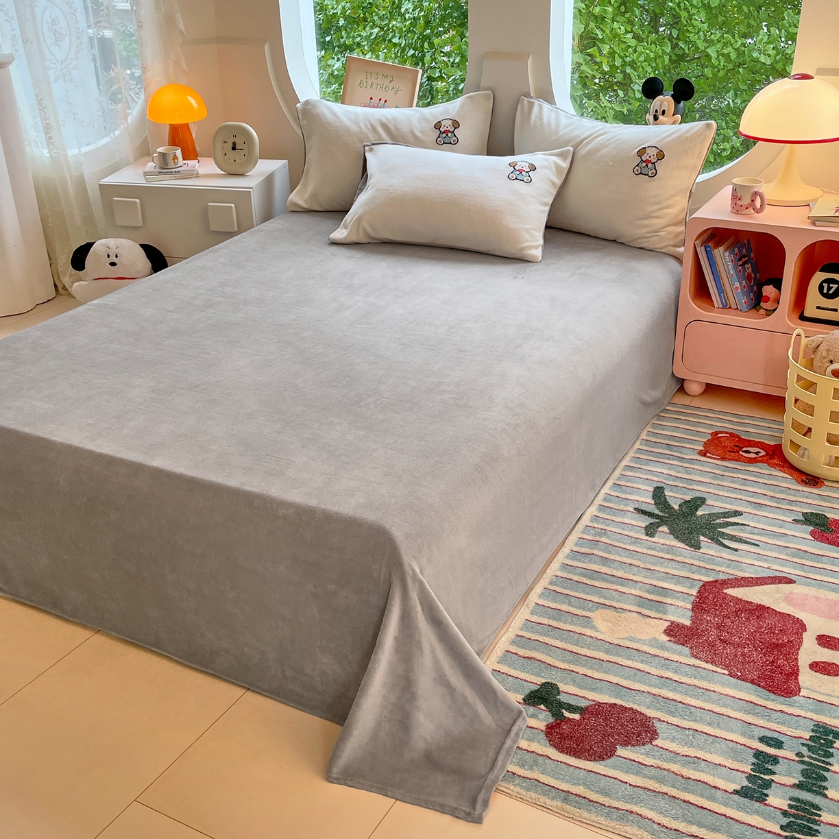 91家纺网 家纺一手货源 找家纺 优卡迪家纺馆 2025新款牛奶绒毛巾绣四件套 下载文件包含买家秀 小奶狗-奶白