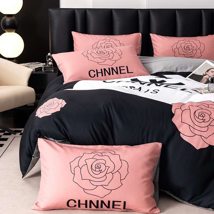 91家纺网 家纺一手货源 找家纺 色鬼布艺高端家居主号 2025新款轻奢亲肤纯棉数码印花网红热款四件套 慕斯小姐