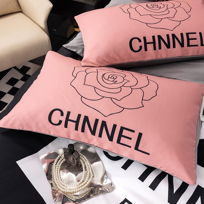 91家纺网 家纺一手货源 找家纺 色鬼布艺高端家居主号 2025新款轻奢亲肤纯棉数码印花网红热款四件套 慕斯小姐