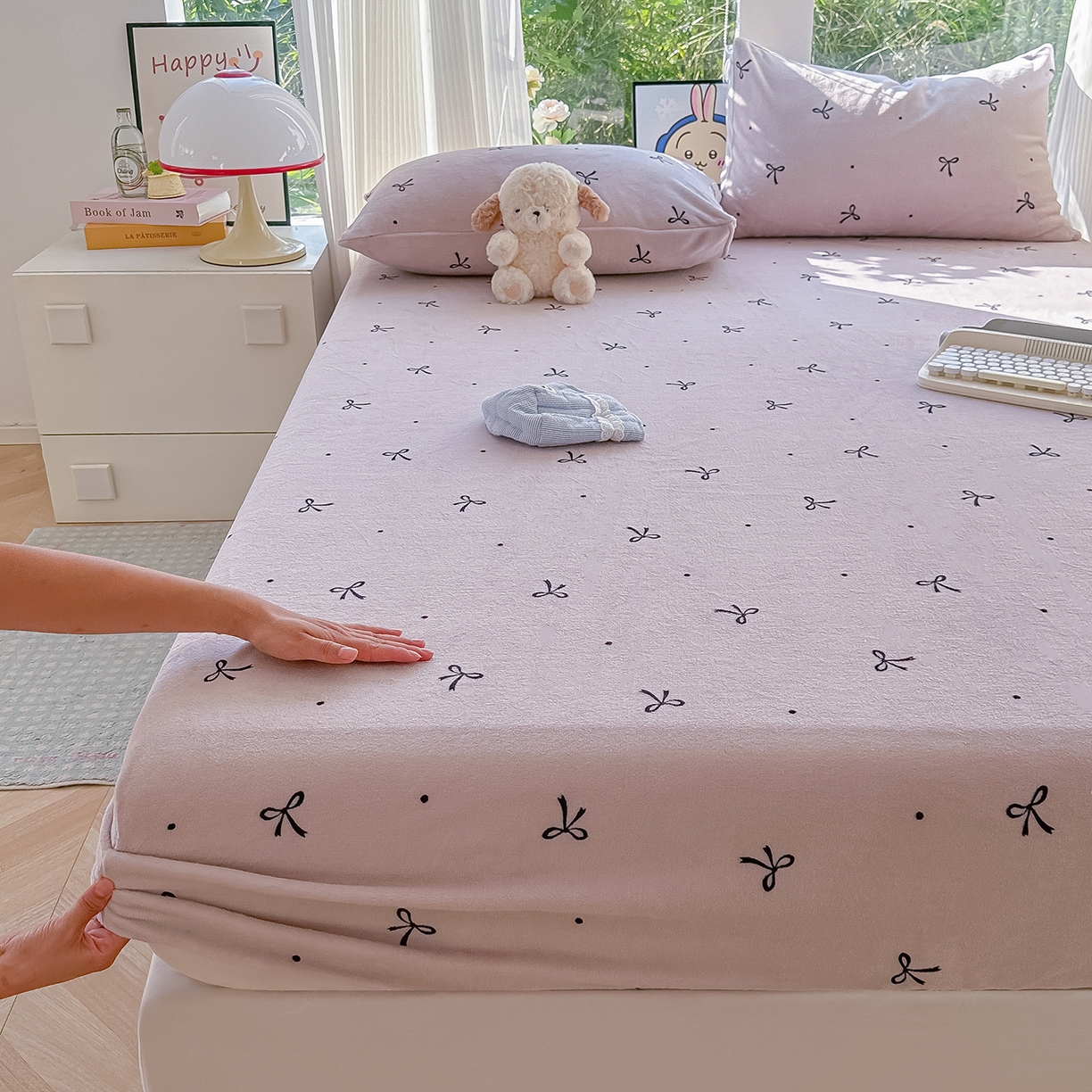 91家纺网 家纺一手货源 找家纺 沐芷 2025 加厚高克重牛奶绒床笠单件/床笠三件套  床笠款床罩床垫保护套罩 【绒】小蝴蝶结紫