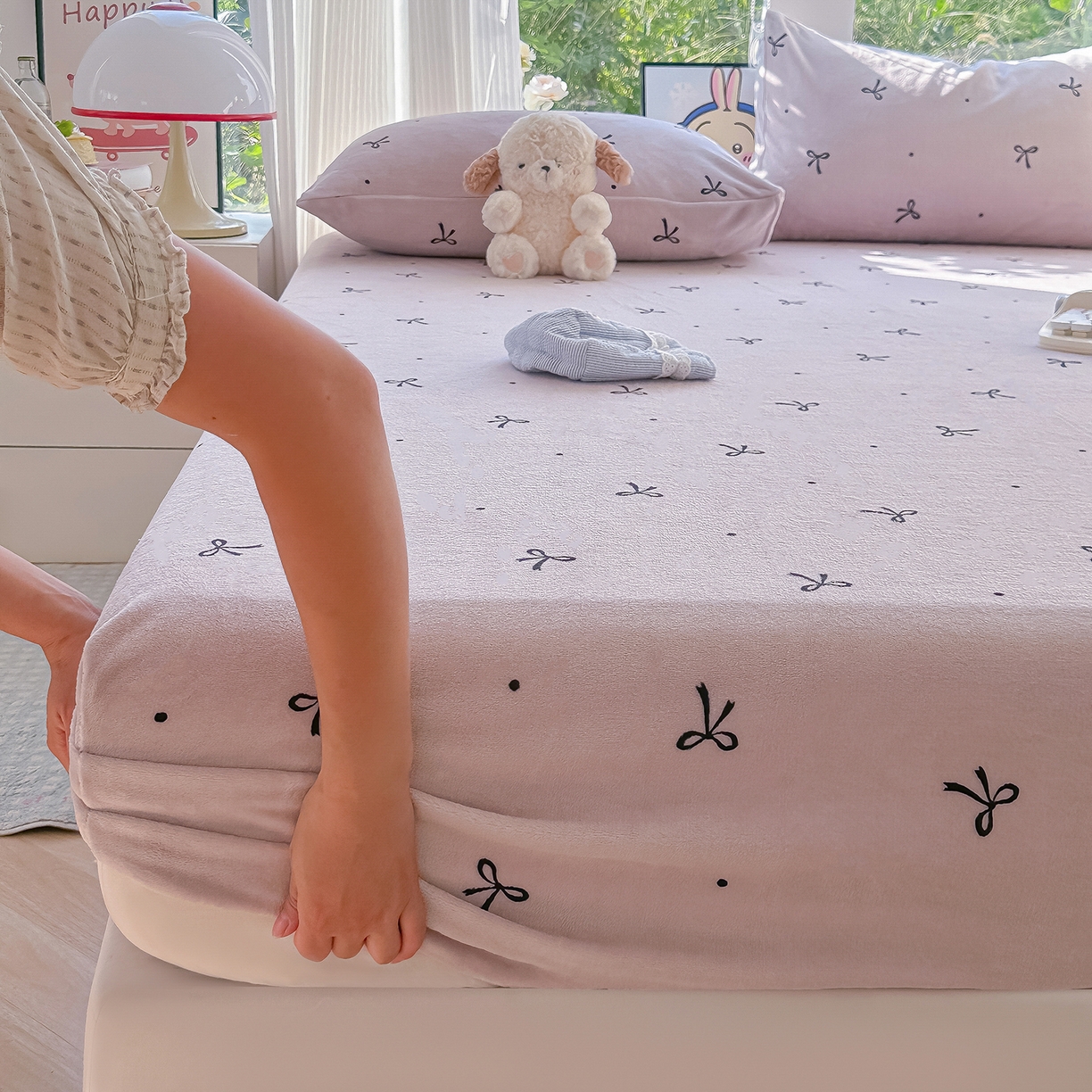 91家纺网 家纺一手货源 找家纺 沐芷 2025 加厚高克重牛奶绒床笠单件/床笠三件套  床笠款床罩床垫保护套罩 【绒】小蝴蝶结紫