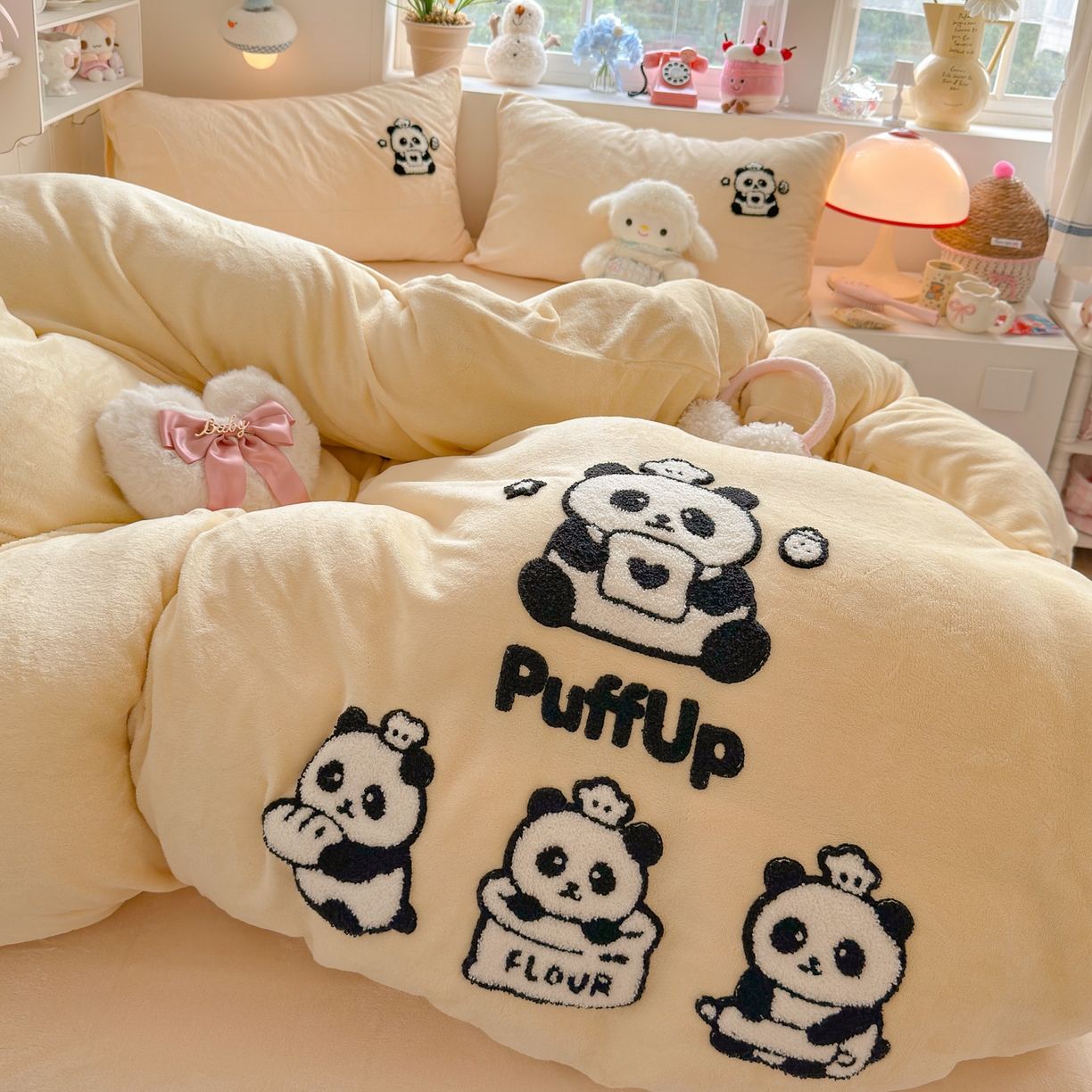 91家纺网 家纺一手货源 找家纺 优卡迪家纺馆 2025新款牛奶绒毛巾绣四件套 下载文件包含买家秀 芝士熊猫-奶黄