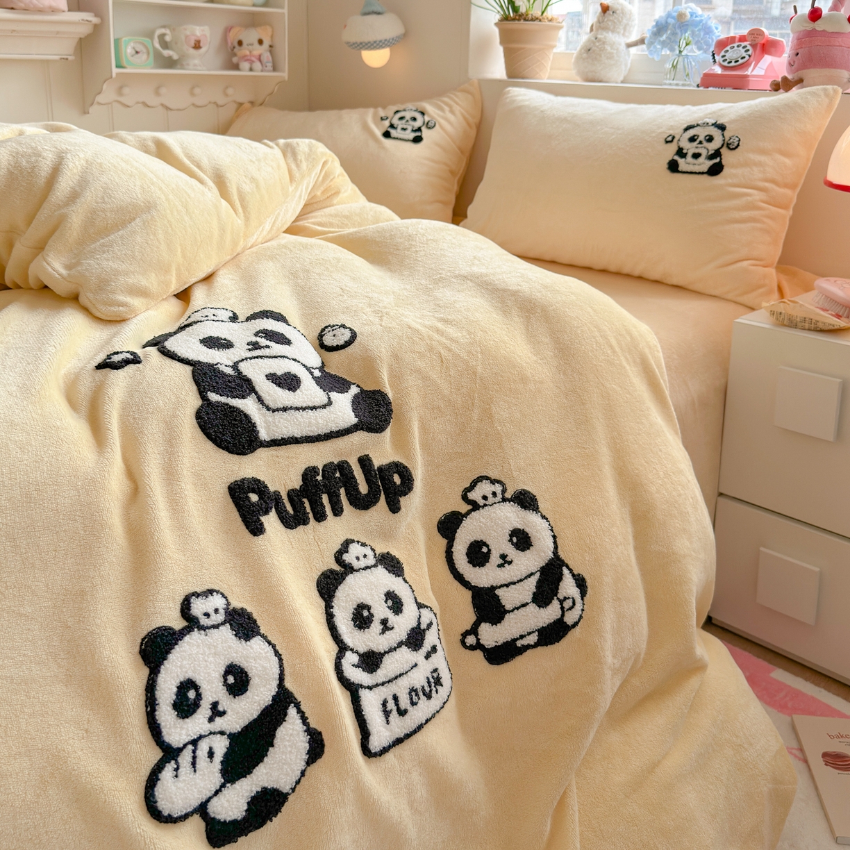 91家纺网 家纺一手货源 找家纺 优卡迪家纺馆 2025新款牛奶绒毛巾绣四件套 下载文件包含买家秀 芝士熊猫-奶黄