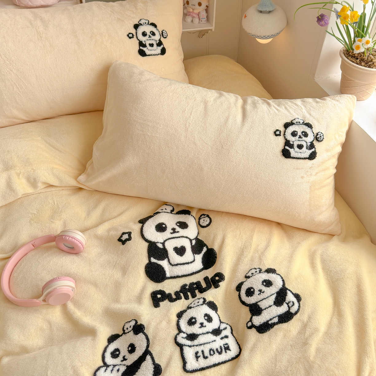 91家纺网 家纺一手货源 找家纺 优卡迪家纺馆 2025新款牛奶绒毛巾绣四件套 下载文件包含买家秀 芝士熊猫-奶黄