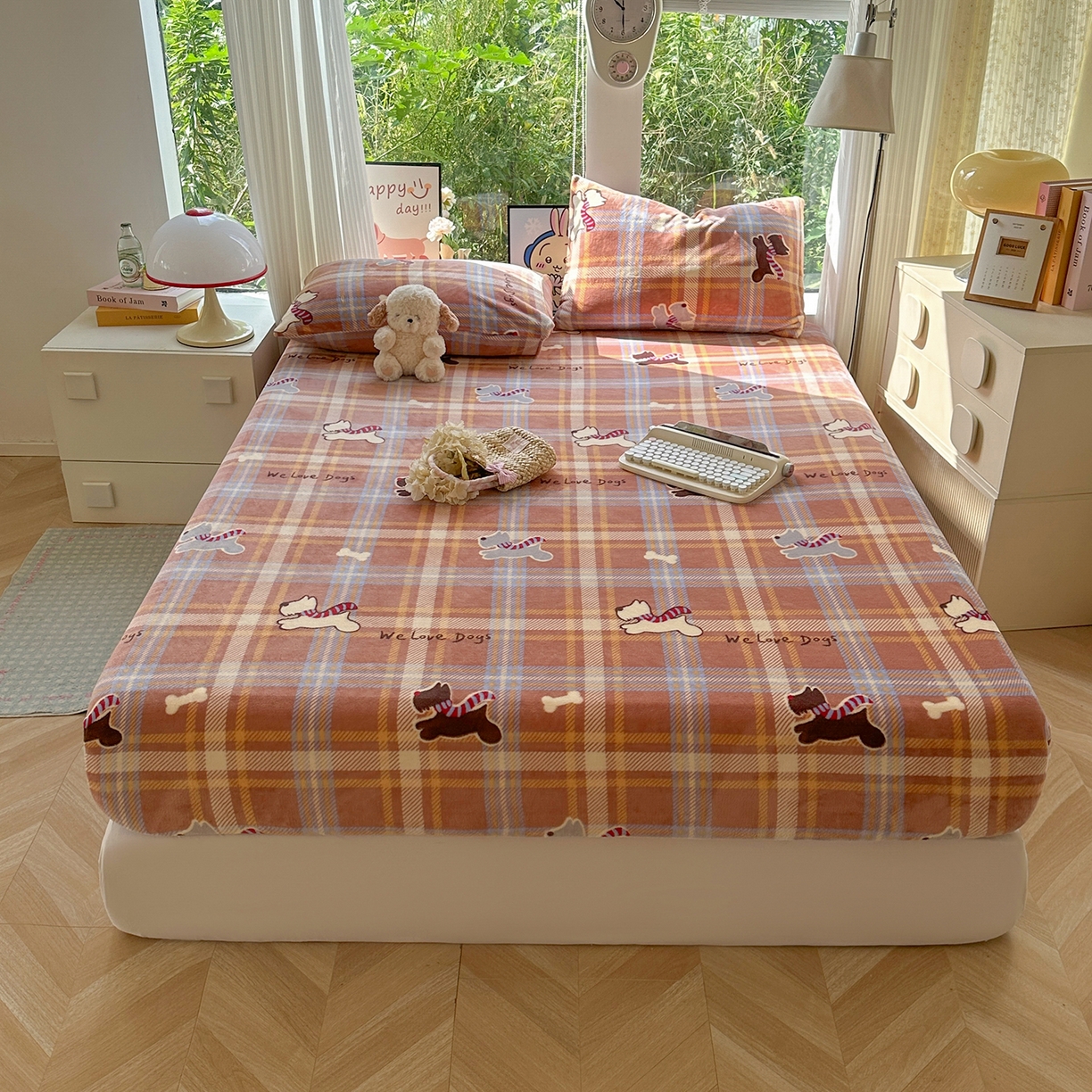 91家纺网 家纺一手货源 找家纺 沐芷 2025 加厚高克重牛奶绒床笠单件/床笠三件套  床笠款床罩床垫保护套罩 【绒】围脖咖咖