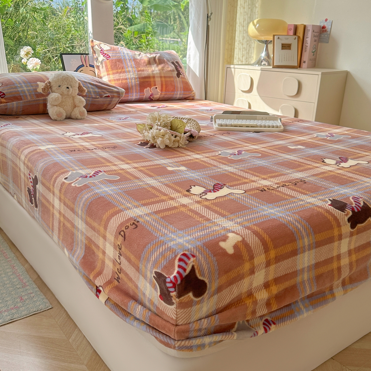 91家纺网 家纺一手货源 找家纺 沐芷 2025 加厚高克重牛奶绒床笠单件/床笠三件套  床笠款床罩床垫保护套罩 【绒】围脖咖咖