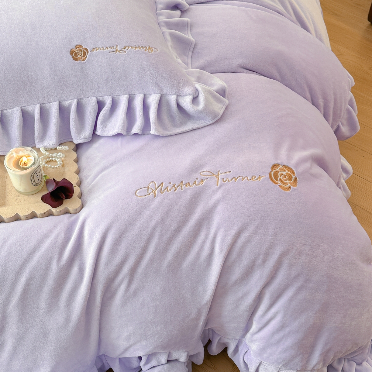 91家纺网 家纺一手货源 找家纺 花满路 2025新款亲肤舒适绒四件套-山茶花系列 山茶花-紫