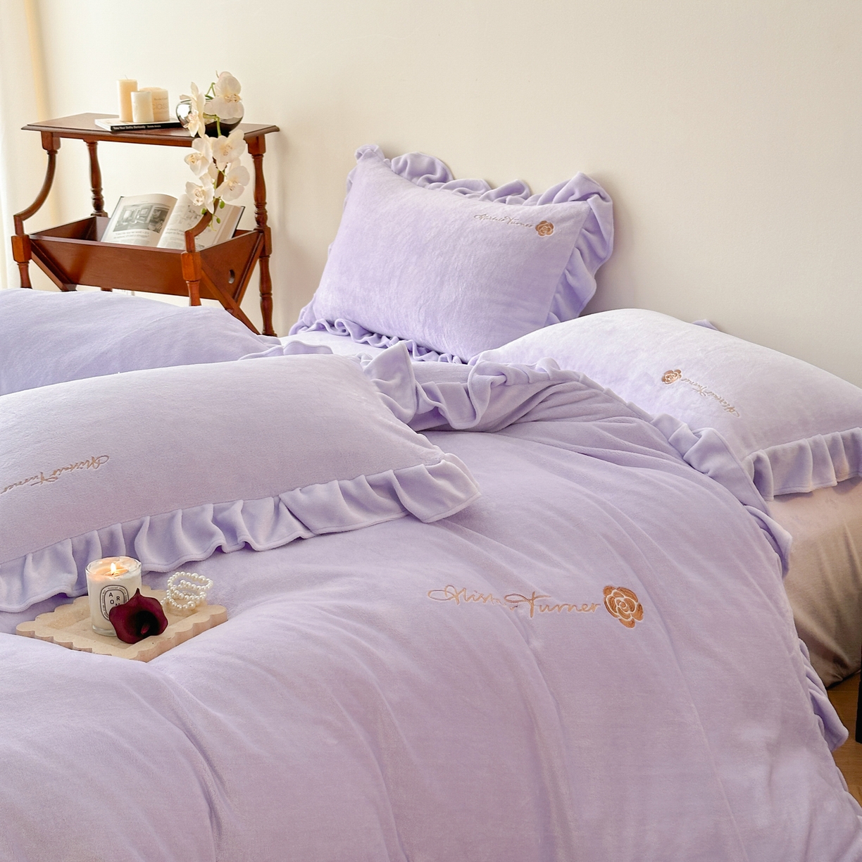 91家纺网 家纺一手货源 找家纺 花满路 2025新款亲肤舒适绒四件套-山茶花系列 山茶花-紫