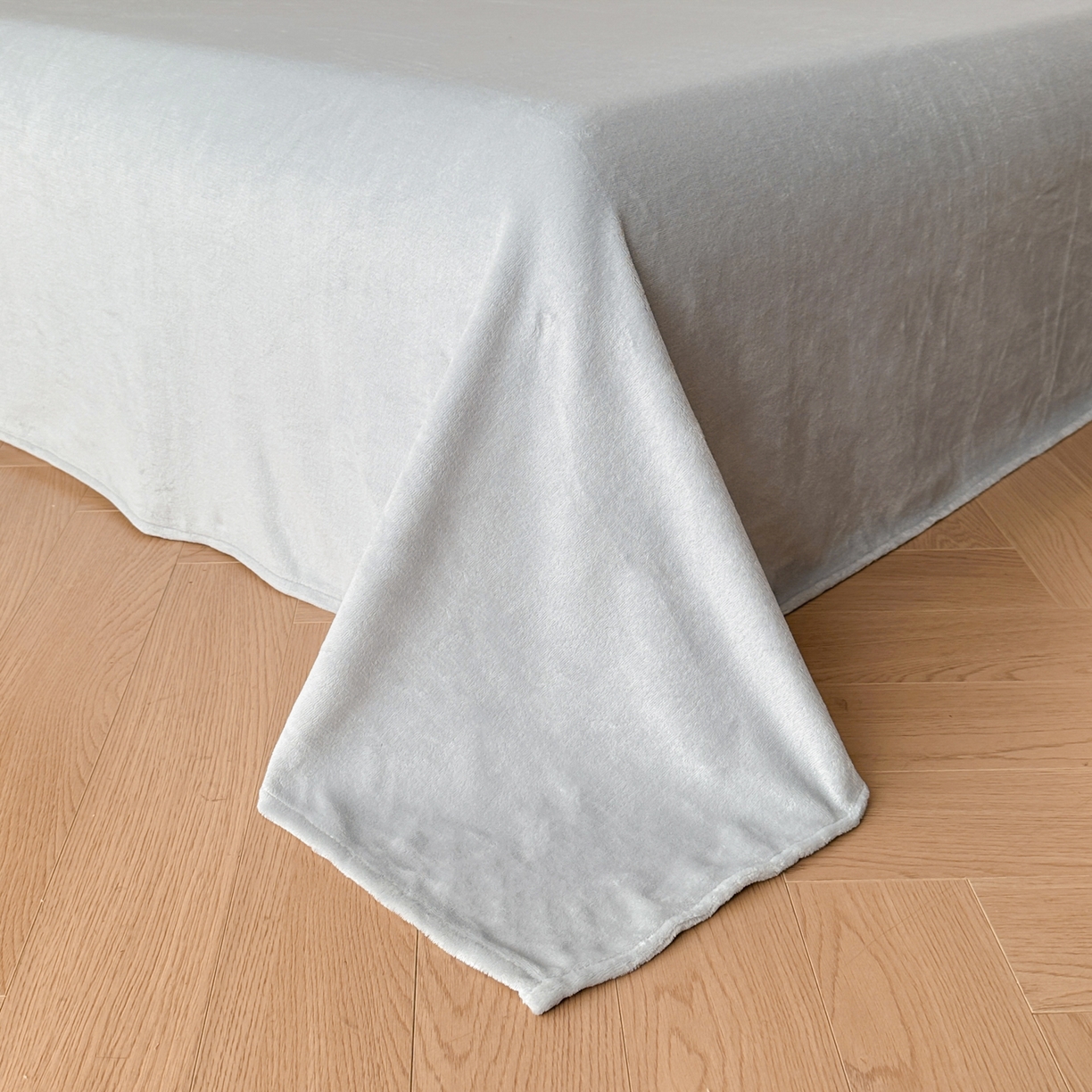 91家纺网 家纺一手货源 找家纺 花满路 2025新款亲肤舒适绒四件套-山茶花系列 山茶花-灰