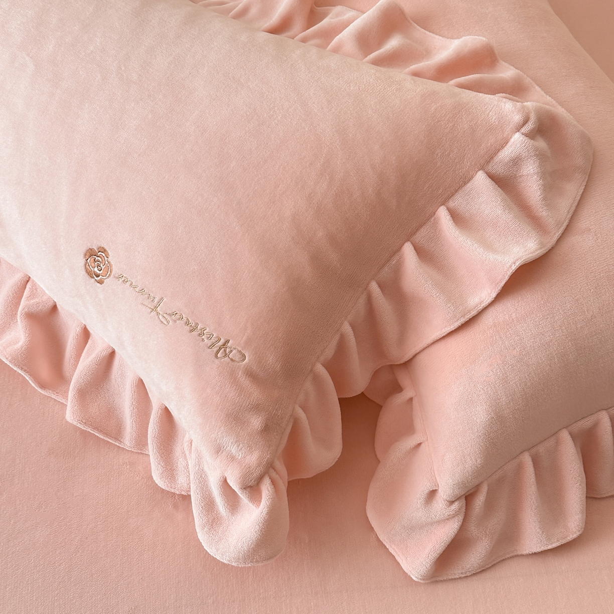 91家纺网 家纺一手货源 找家纺 （总）花满路 2025新款亲肤舒适绒四件套-山茶花系列