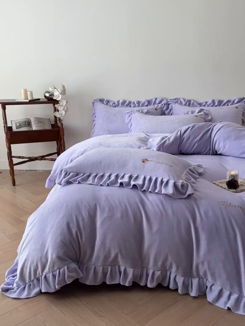 91家纺网 家纺一手货源 找家纺 花满路 2025新款亲肤舒适绒四件套-山茶花系列 山茶花-紫