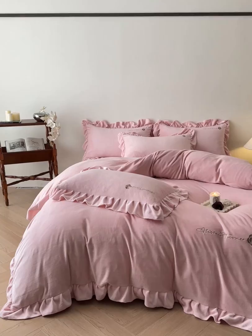 91家纺网 家纺一手货源 找家纺 花满路 2025新款亲肤舒适绒四件套-山茶花系列 山茶花-粉