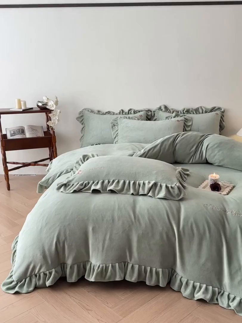 91家纺网 家纺一手货源 找家纺 花满路 2025新款亲肤舒适绒四件套-山茶花系列 山茶花-绿