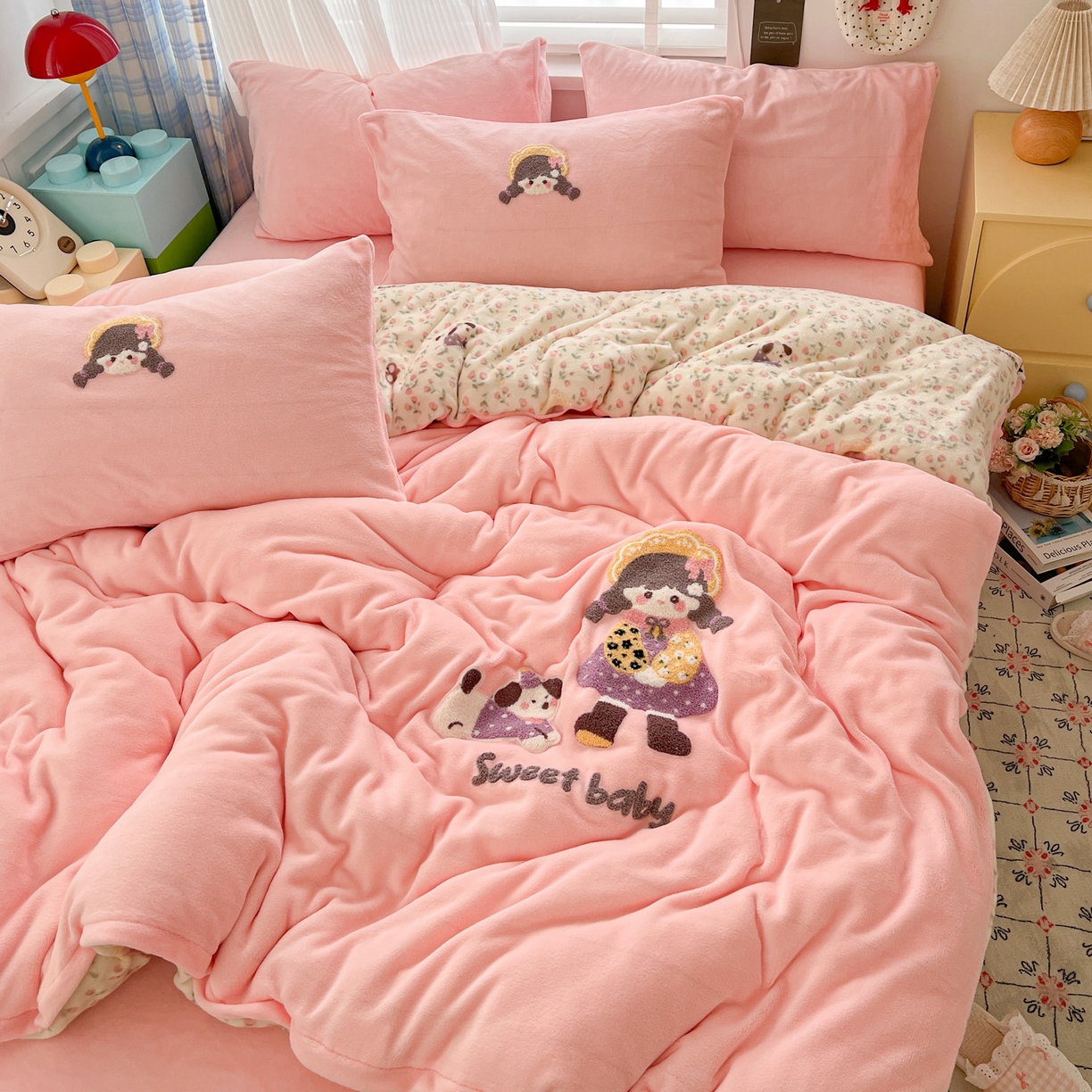 91家纺网 家纺一手货源 找家纺 典曼家纺 2025新款卡通毛巾绣四件套 花田女孩