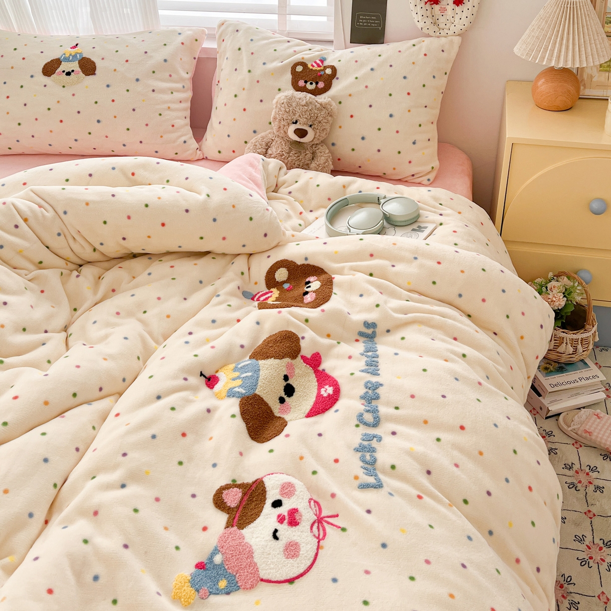 91家纺网 家纺一手货源 找家纺 典曼家纺 2025新款卡通毛巾绣四件套 蛋糕熊