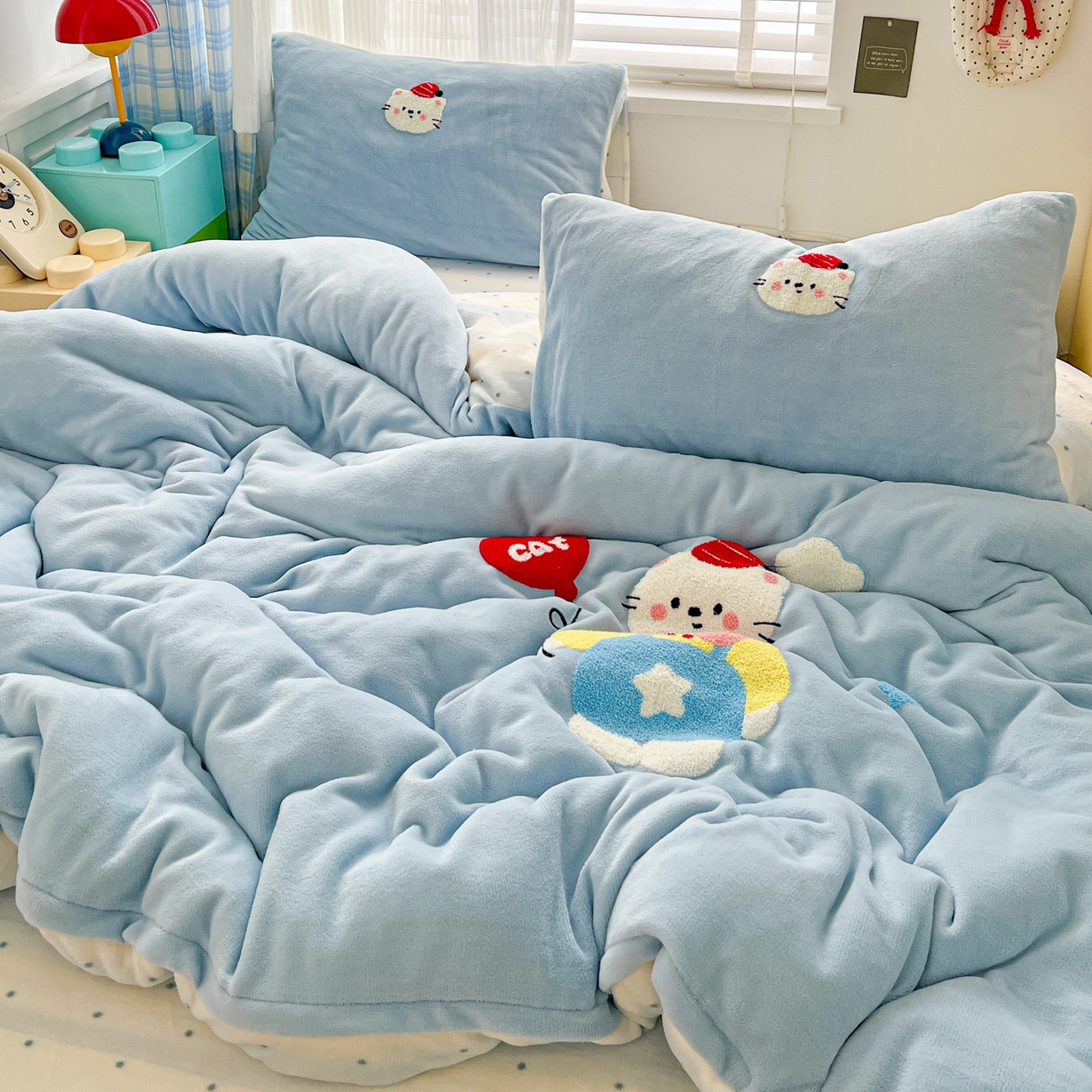 91家纺网 家纺一手货源 找家纺 典曼家纺 2025新款卡通毛巾绣四件套 KT蓝