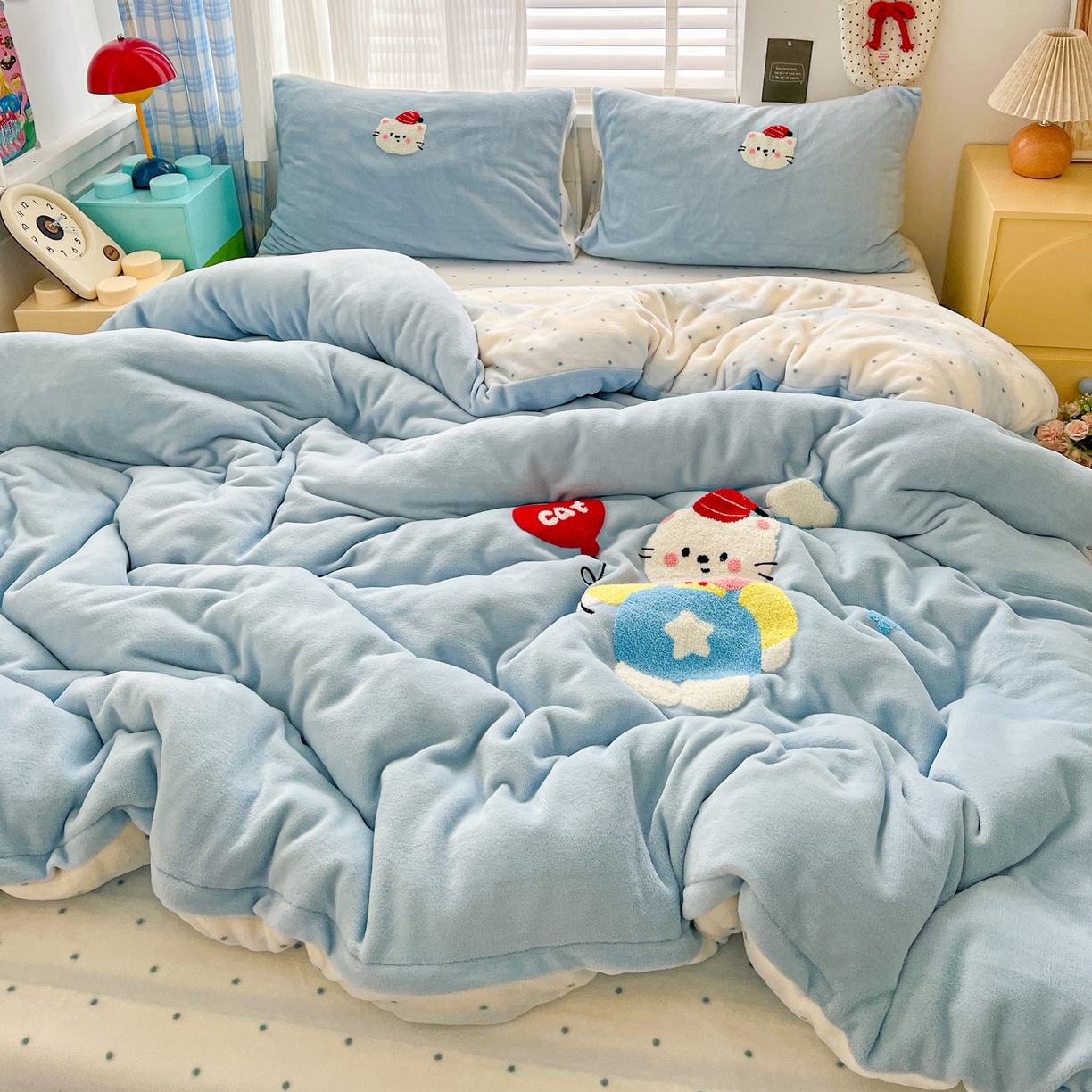 91家纺网 家纺一手货源 找家纺 典曼家纺 2025新款卡通毛巾绣四件套 KT蓝