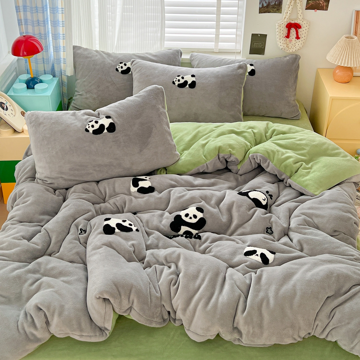 91家纺网 家纺一手货源 找家纺 典曼家纺 2025新款卡通毛巾绣四件套 胖胖熊灰