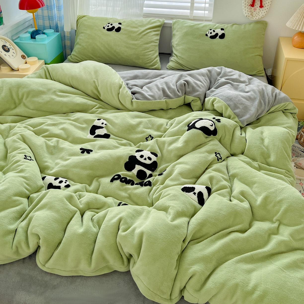 91家纺网 家纺一手货源 找家纺 典曼家纺 2025新款卡通毛巾绣四件套 胖胖熊绿