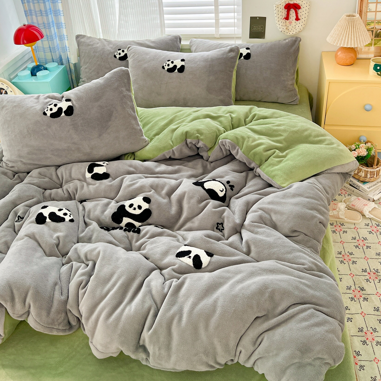 91家纺网 家纺一手货源 找家纺 典曼家纺 2025新款卡通毛巾绣四件套 胖胖熊灰