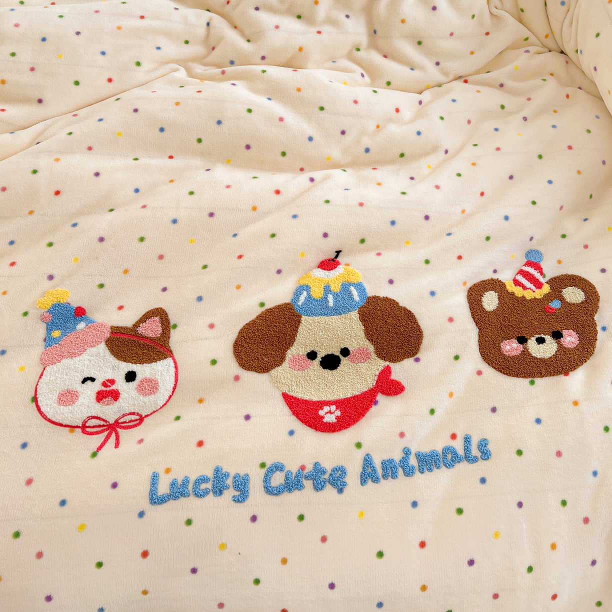 91家纺网 家纺一手货源 找家纺 典曼家纺 2025新款卡通毛巾绣四件套 蛋糕熊