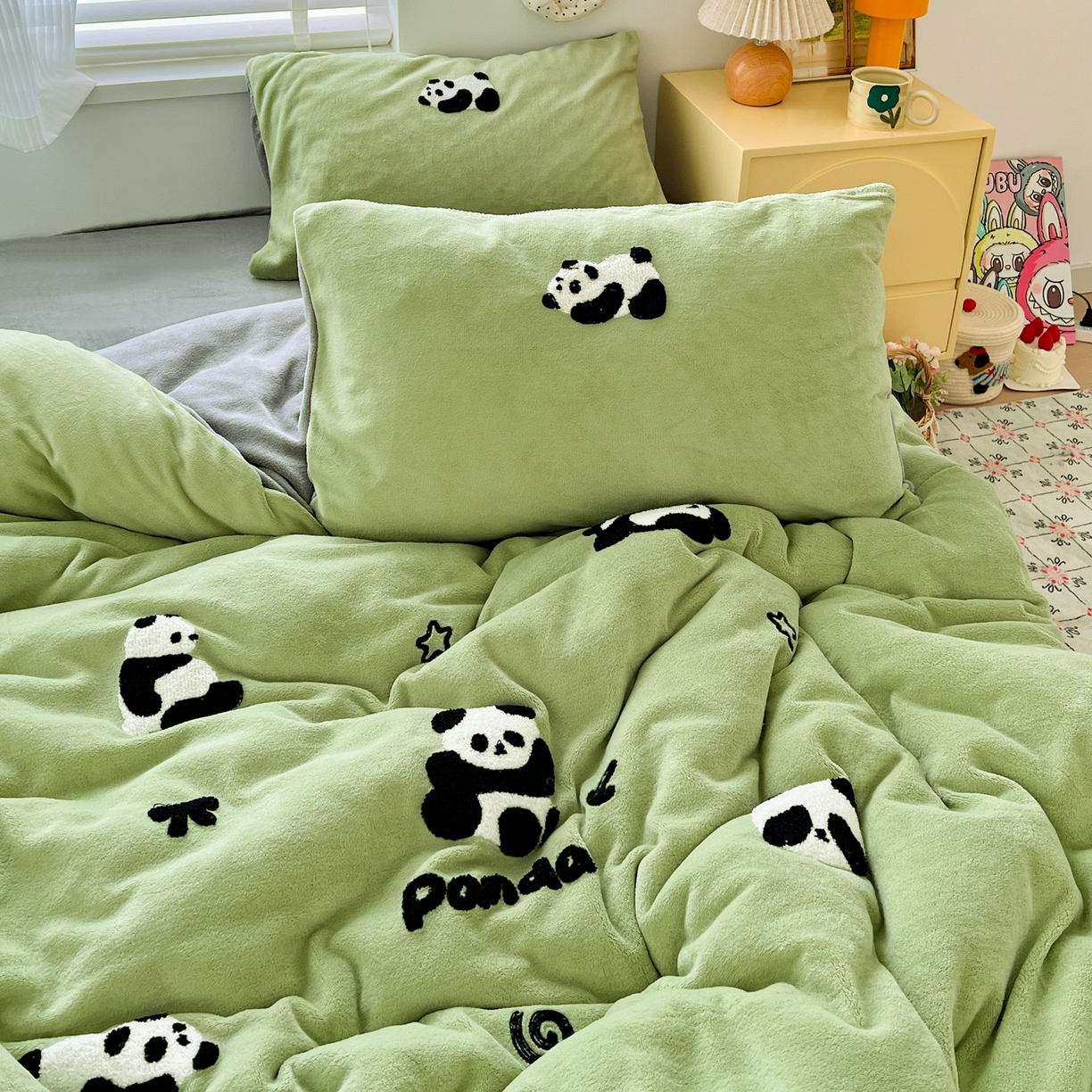 91家纺网 家纺一手货源 找家纺 典曼家纺 2025新款卡通毛巾绣四件套 胖胖熊绿
