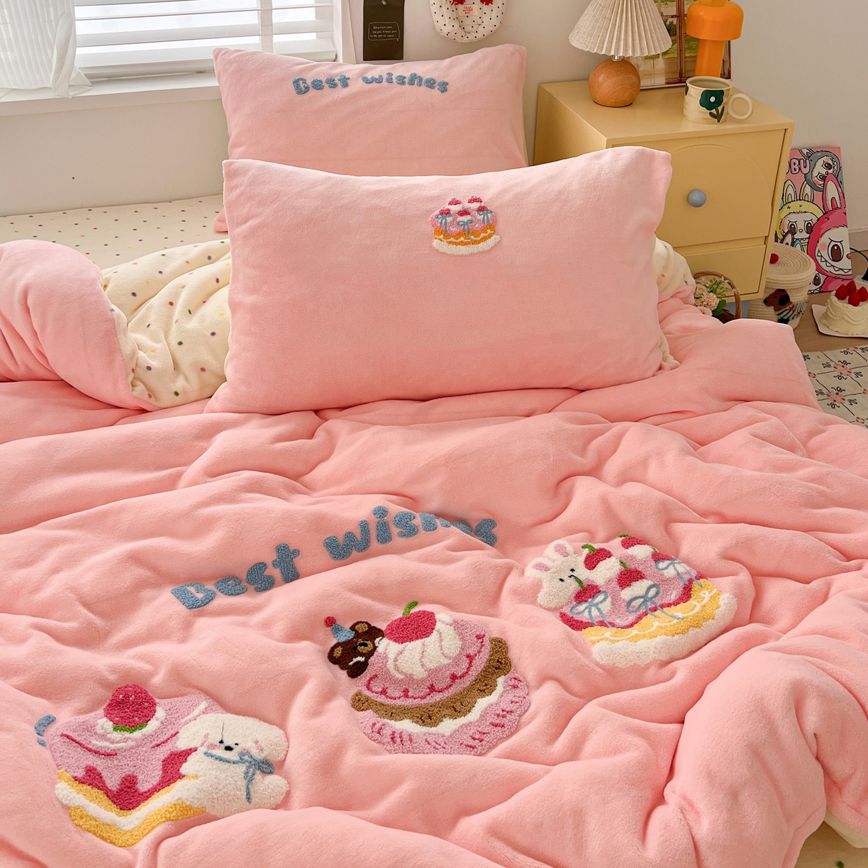 91家纺网 家纺一手货源 找家纺 典曼家纺 2025新款卡通毛巾绣四件套 甜心奶酪