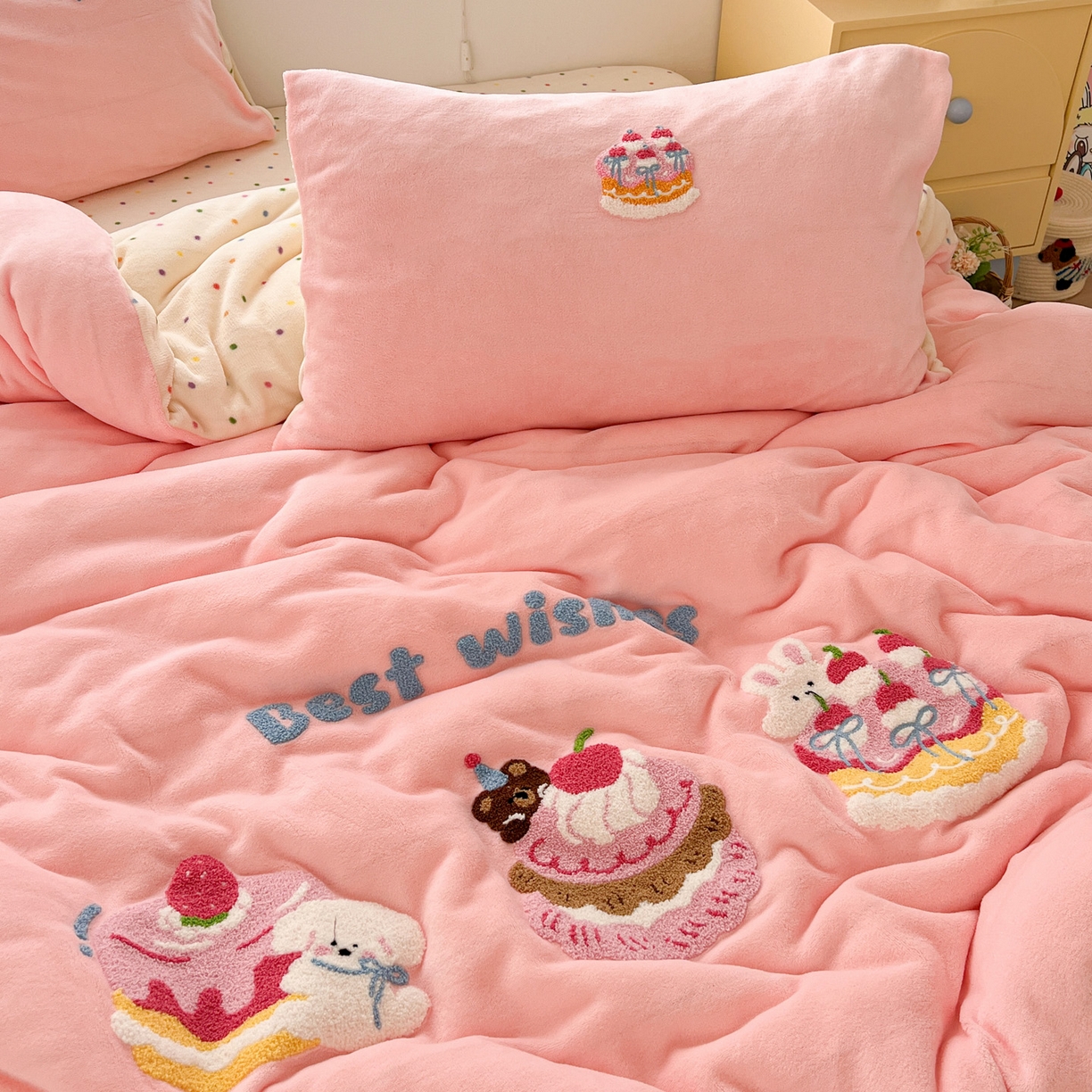 91家纺网 家纺一手货源 找家纺 典曼家纺 2025新款卡通毛巾绣四件套 甜心奶酪