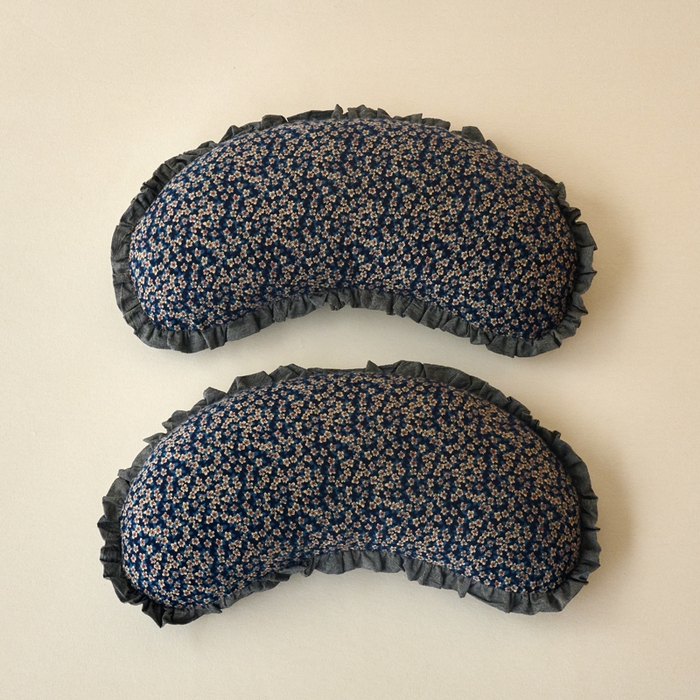 91家纺网 家纺一手货源 找家纺 明星枕业 2025新款全棉磨毛荞麦枕头枕芯花边饺子形枕全荞麦壳月牙护颈枕枕头枕芯 饺子枕-繁星蓝