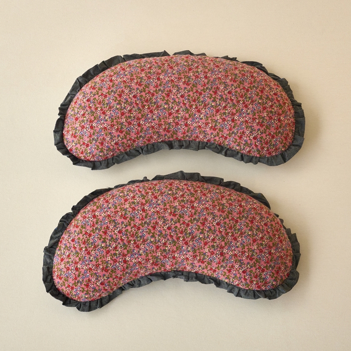 91家纺网 家纺一手货源 找家纺 明星枕业 2025新款全棉磨毛荞麦枕头枕芯花边饺子形枕全荞麦壳月牙护颈枕枕头枕芯 饺子枕-粉碎花