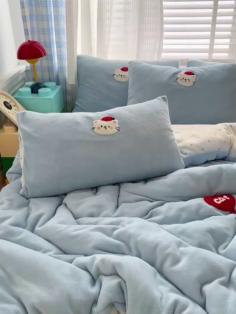 91家纺网 家纺一手货源 找家纺 典曼家纺 2025新款卡通毛巾绣四件套 KT蓝