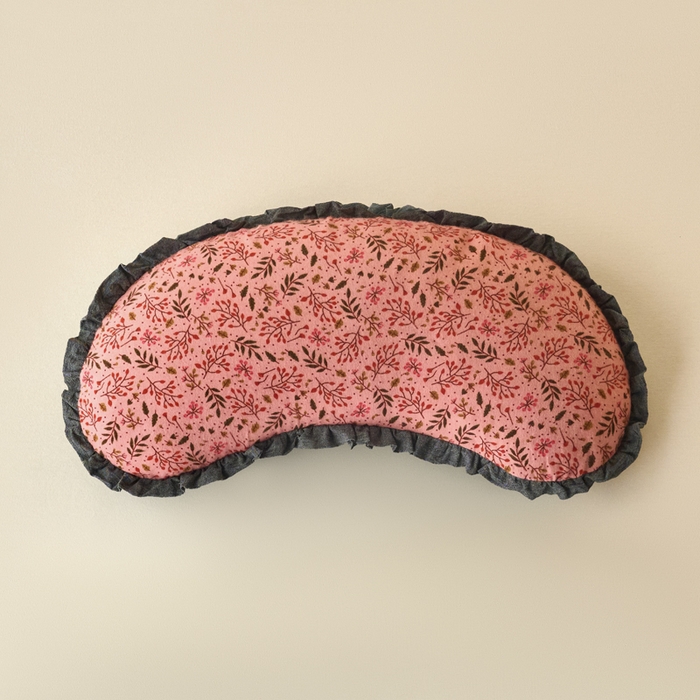 91家纺网 家纺一手货源 找家纺 明星枕业 2025新款全棉磨毛荞麦枕头枕芯花边饺子形枕全荞麦壳月牙护颈枕枕头枕芯 饺子枕-桃粉