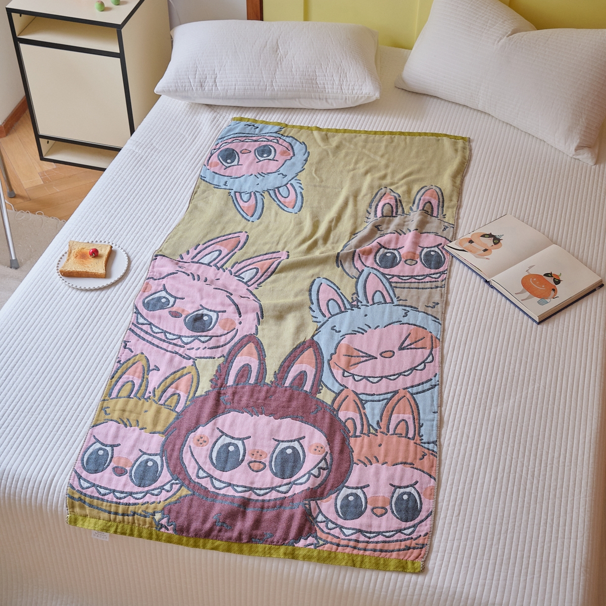 91家纺网 家纺一手货源 找家纺 沐瑟家纺 2025新款卡通A类全棉四层纱布浴巾加大毛巾-第四组 兔兔家族 150*75cm