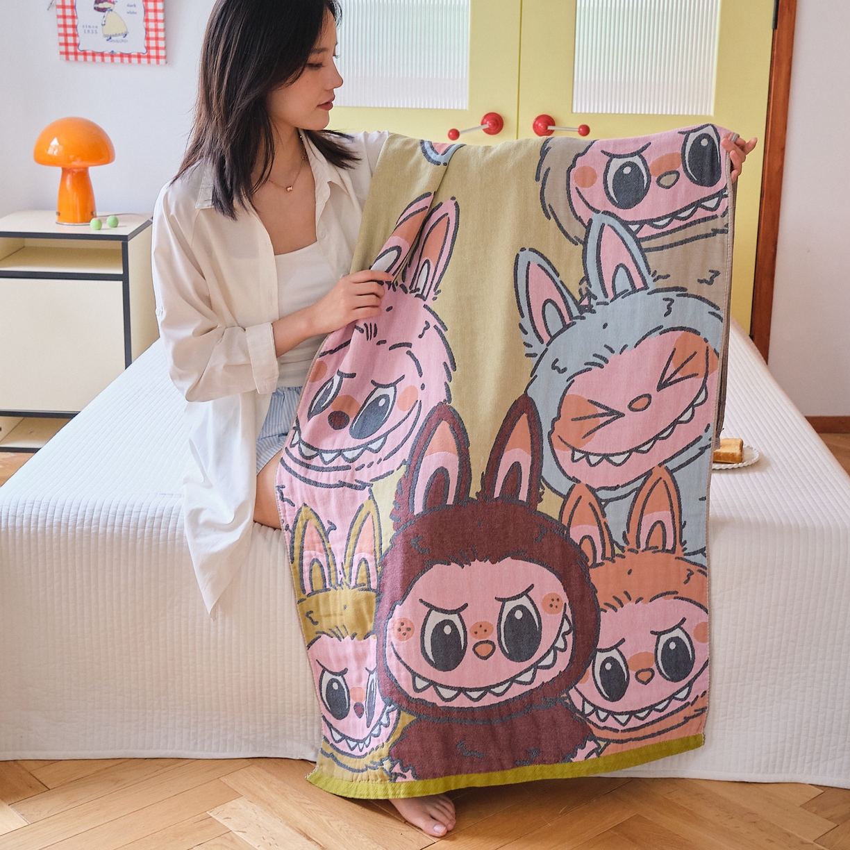 91家纺网 家纺一手货源 找家纺 沐瑟家纺 2025新款卡通A类全棉四层纱布浴巾加大毛巾-第四组 兔兔家族 150*75cm