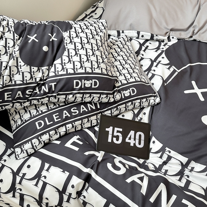 91家纺网 家纺一手货源 找家纺 色鬼布艺高端家居主号 2025新款现代简约网红款四季棉四件套 黑白迪