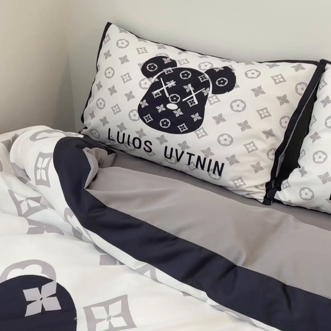 91家纺网 家纺一手货源 找家纺 色鬼布艺高端家居主号 2025新款现代简约网红款四季棉四件套 黑白迪