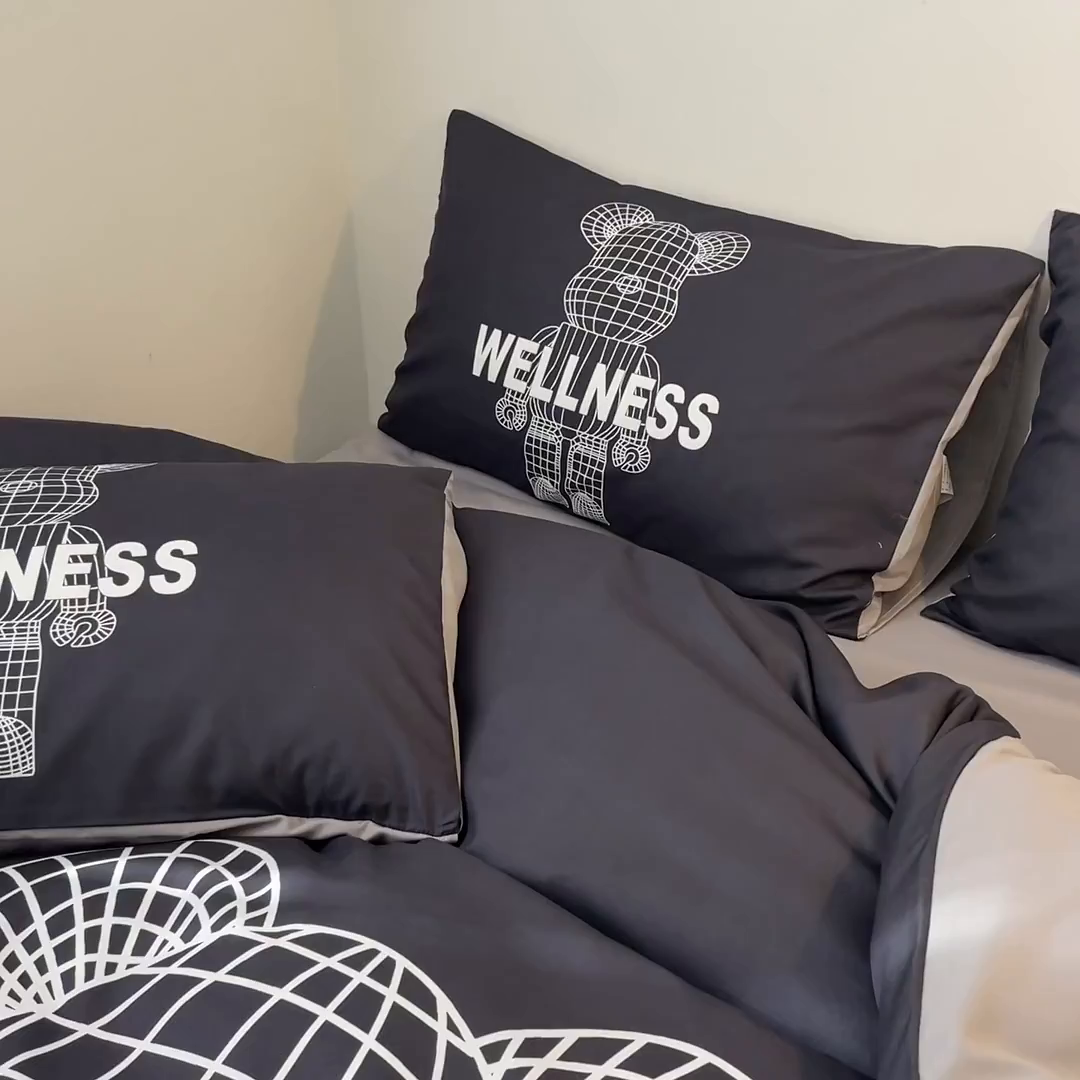 91家纺网 家纺一手货源 找家纺 色鬼布艺高端家居主号 2025新款现代简约网红款四季棉四件套 机器熊