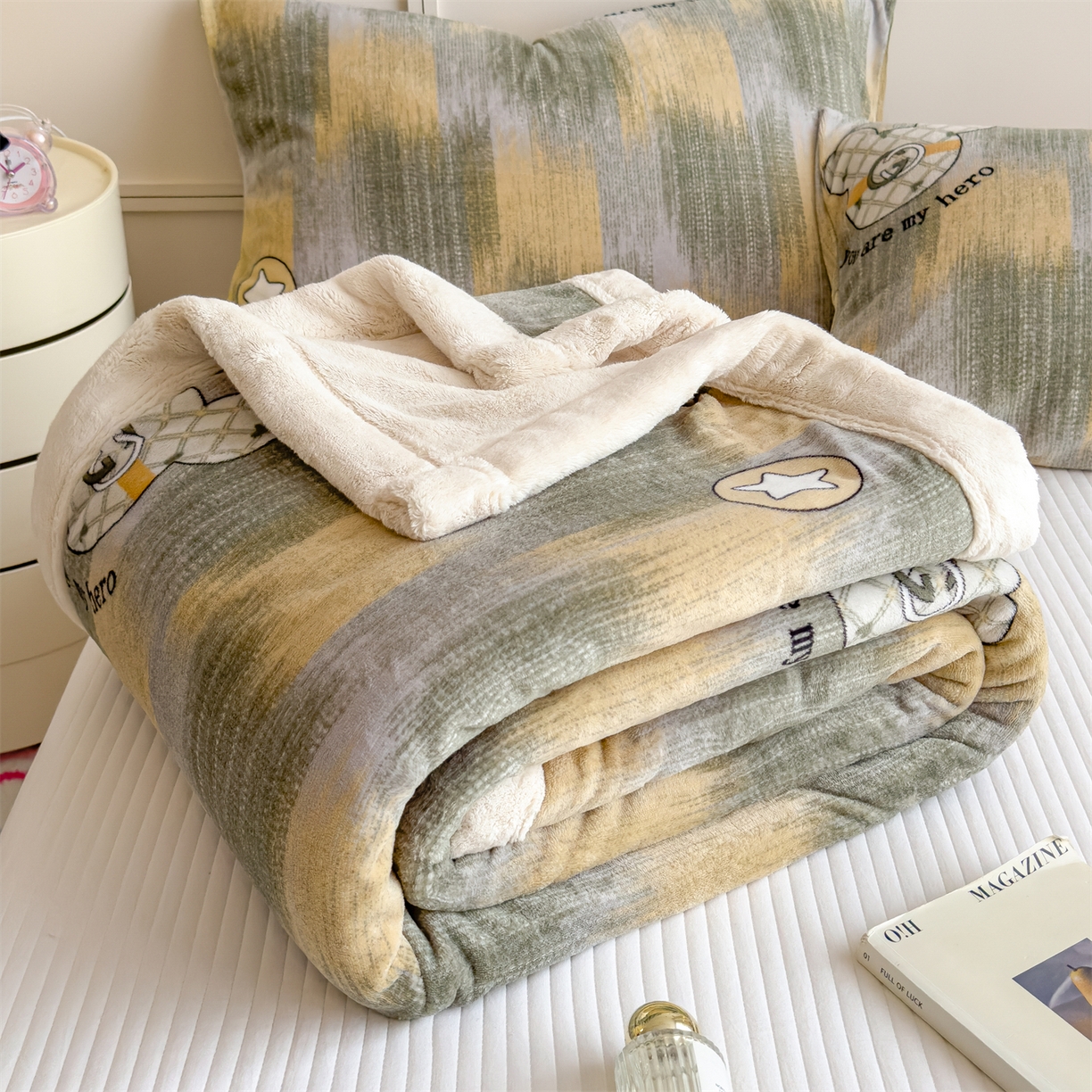 91家纺网 家纺一手货源 找家纺 慕木家纺 2025新款高克重印花牛奶绒云锦绒双层毛毯毛毯毯子（可供跨境提供买家秀） 双层毛毯-乔治奇缘+白