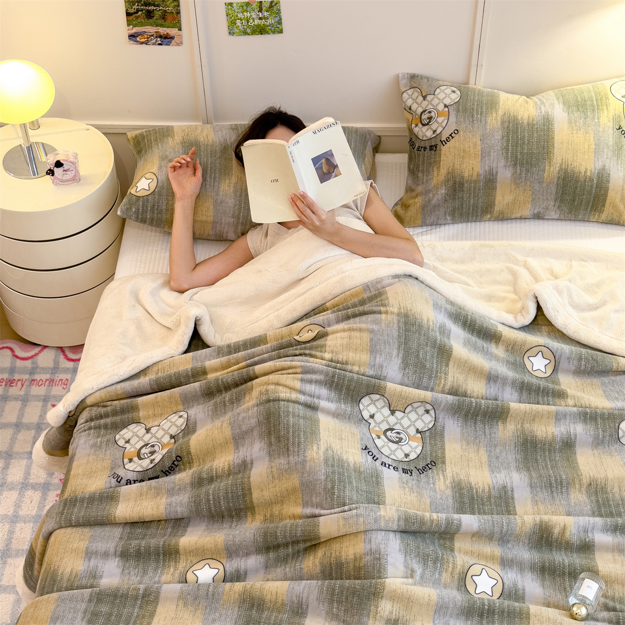 91家纺网 家纺一手货源 找家纺 慕木家纺 2025新款高克重印花牛奶绒云锦绒双层毛毯毛毯毯子（可供跨境提供买家秀） 双层毛毯-乔治奇缘+白