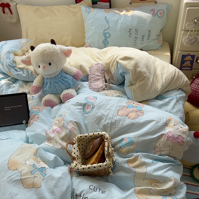 91家纺网 家纺一手货源 找家纺 原素 2025秋冬A类水洗棉+200克牛奶绒四件套 奶芙猫猫-绒