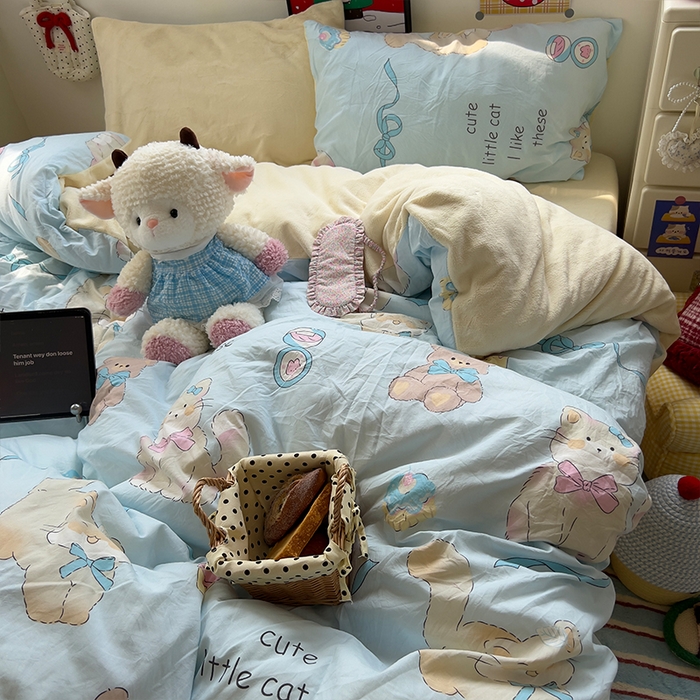 91家纺网 家纺一手货源 找家纺 原素 2025秋冬A类水洗棉+200克牛奶绒四件套 奶芙猫猫-绒