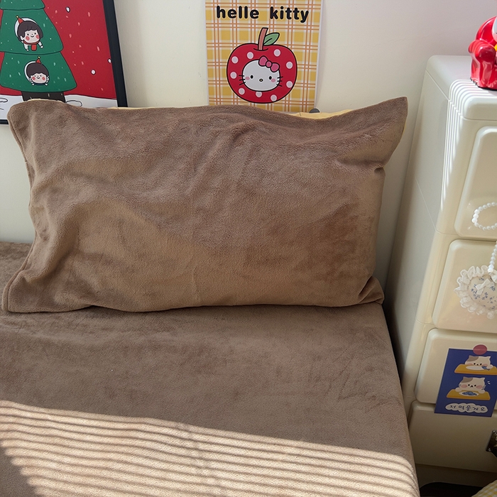 91家纺网 家纺一手货源 找家纺 原素 2025秋冬A类水洗棉+200克牛奶绒四件套 巧克力小熊-绒