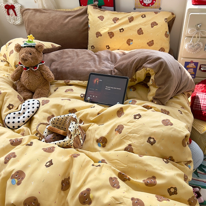 91家纺网 家纺一手货源 找家纺 原素 2025秋冬A类水洗棉+200克牛奶绒四件套 巧克力小熊-绒