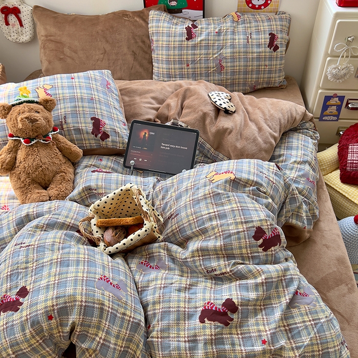 91家纺网 家纺一手货源 找家纺 原素 2025秋冬A类水洗棉+200克牛奶绒四件套 围巾狗狗-绒